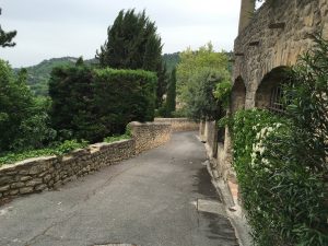 Quiet path long the castle, Ansouis