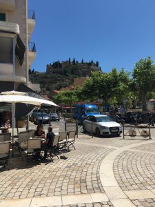 Entering Cassis